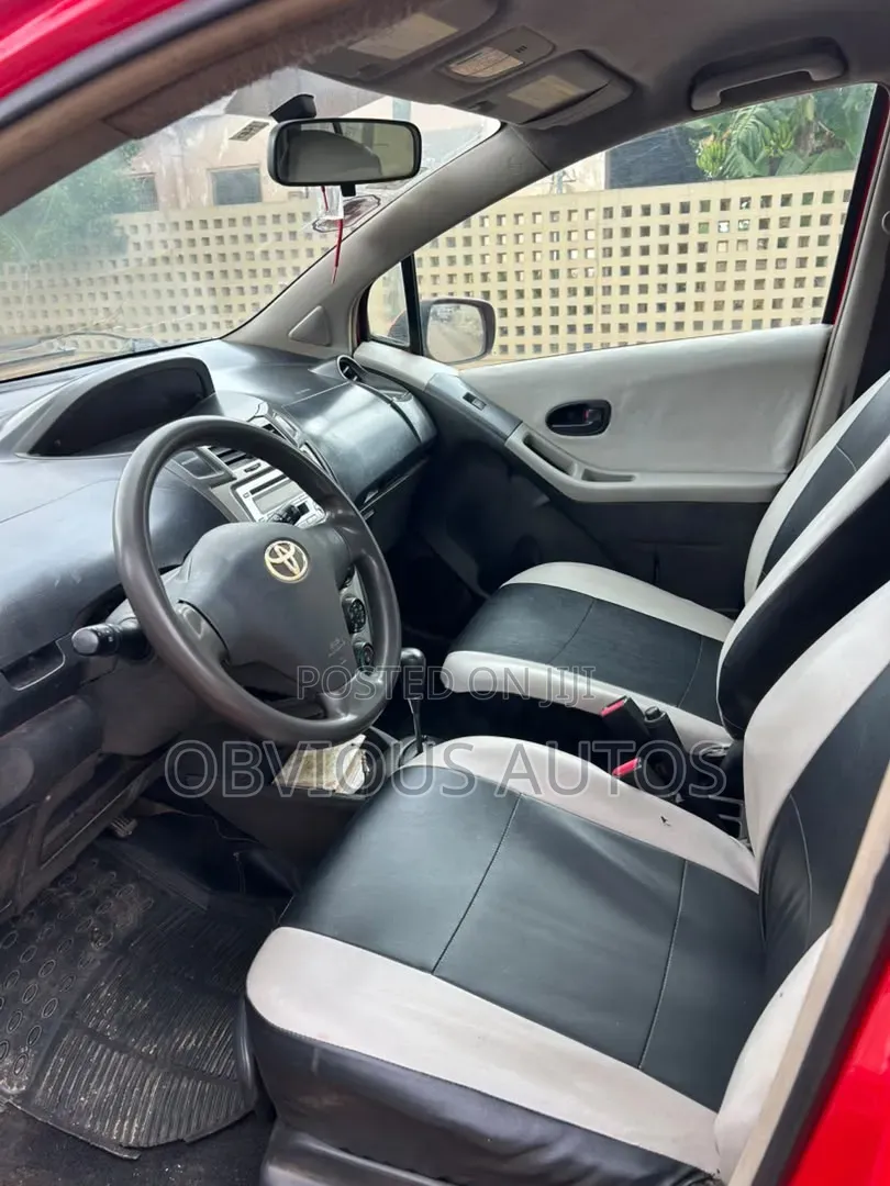 Toyota Vitz 1.3 AWD 3dr 2010 Red