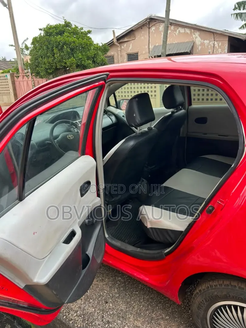 Toyota Vitz 1.3 AWD 3dr 2010 Red
