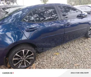 Toyota Corolla 2018 Blue