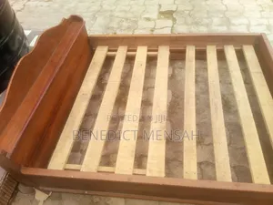Quality Wooden Queen Size Bed Frame for Sale
