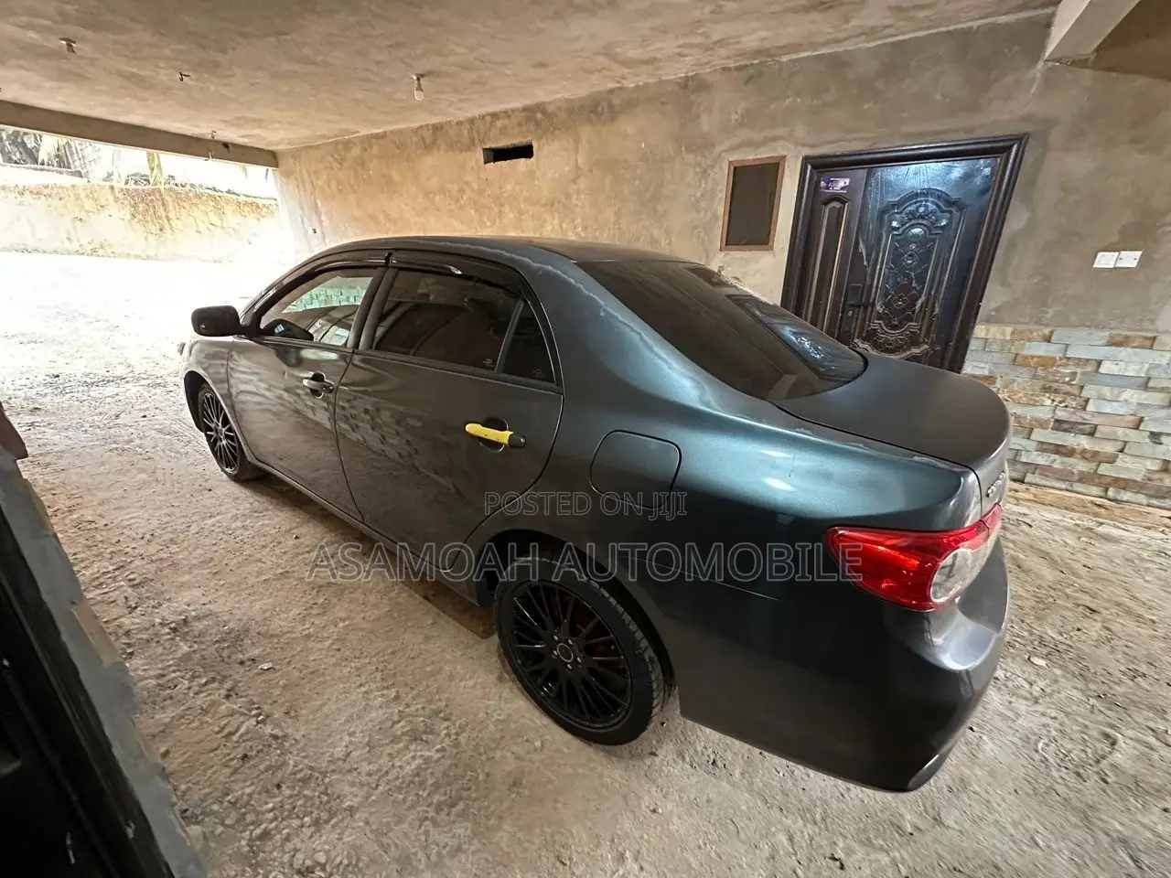 Toyota Corolla L 4-Speed Automatic 2013 Gray