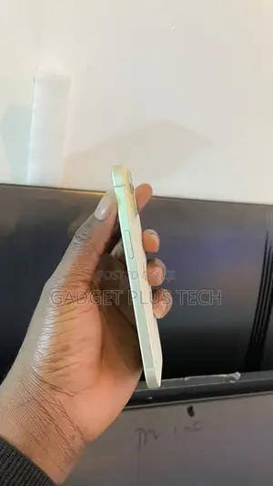 Apple iPhone 15 128 GB Green