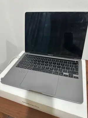 Laptop Apple MacBook Pro 2022 M2 8GB Apple M2 SSD 256GB