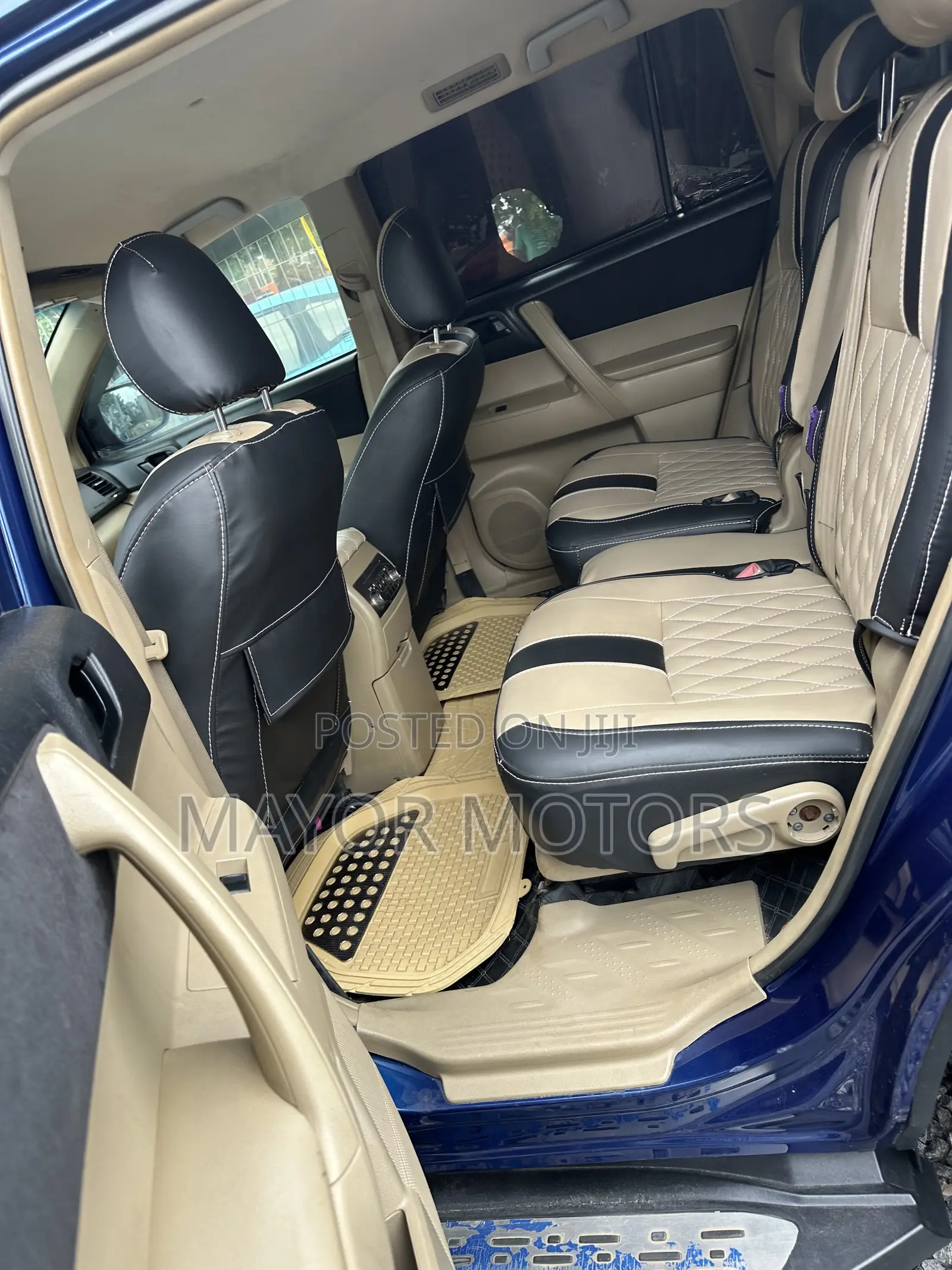 Toyota Highlander SE 2012 Blue