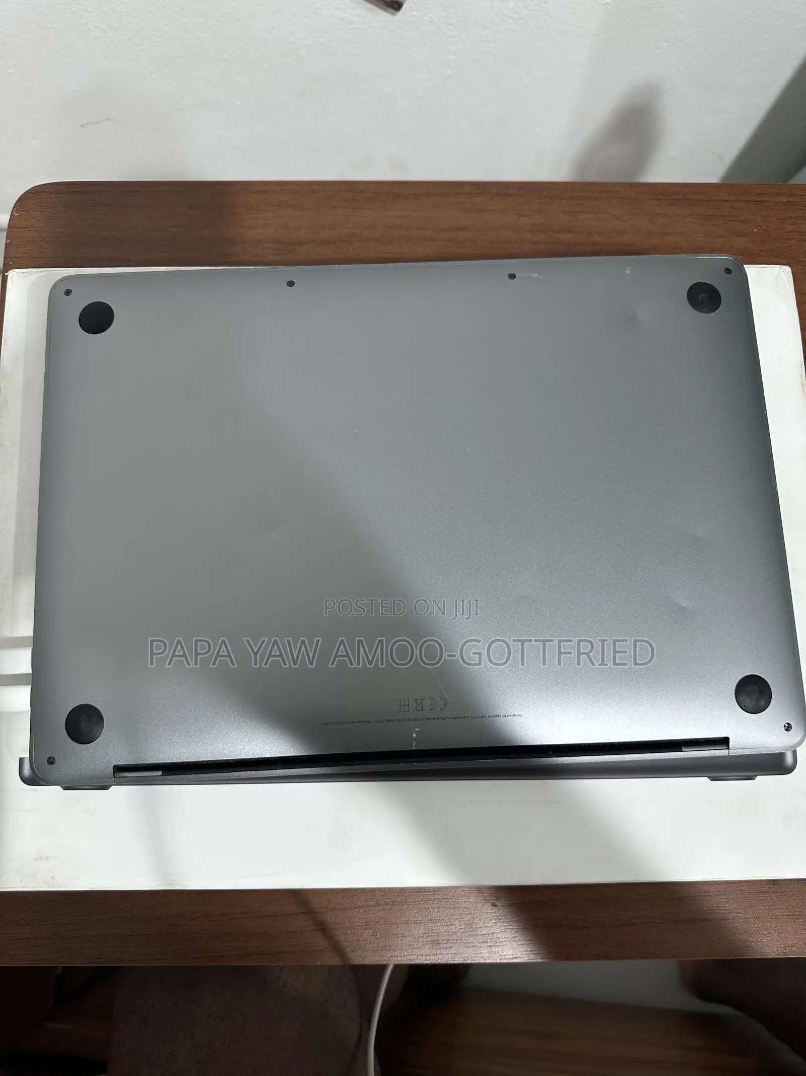 Laptop Apple MacBook Pro 2022 M2 8GB Apple M2 SSD 256GB