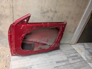 Hyundai Elantra (2021–2023) Front Passenger Door Shell (Top Frame Off)
