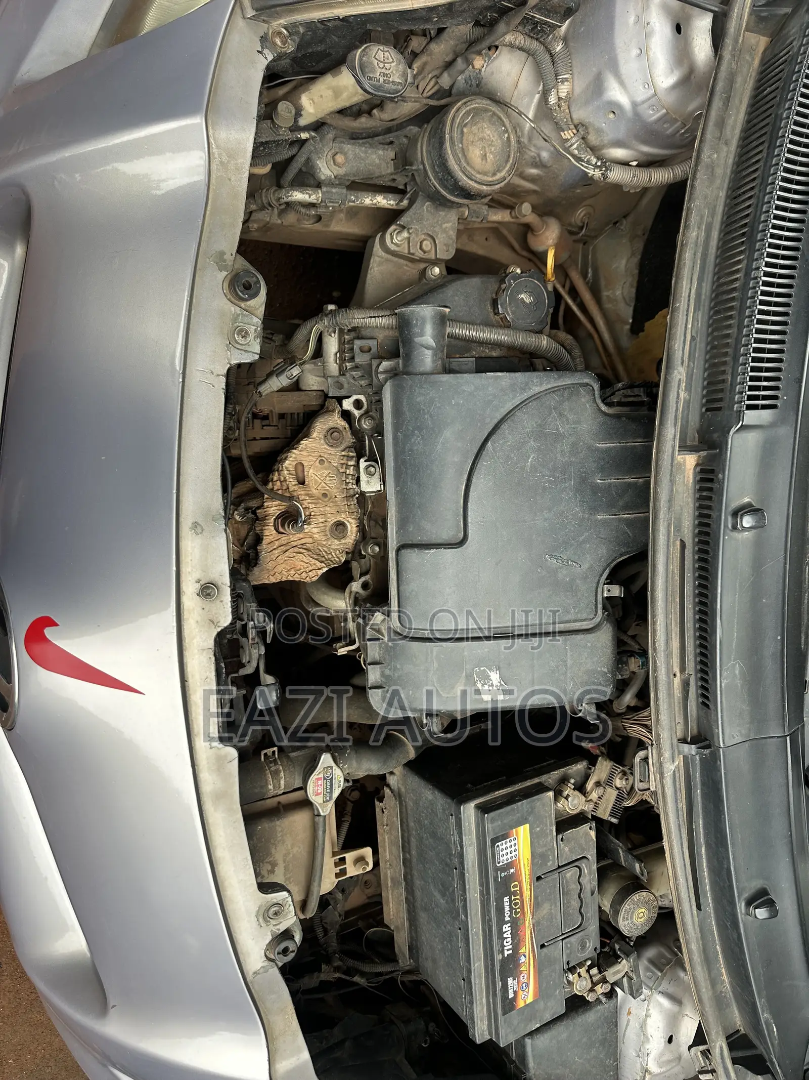 Toyota Vitz 2010 Silver