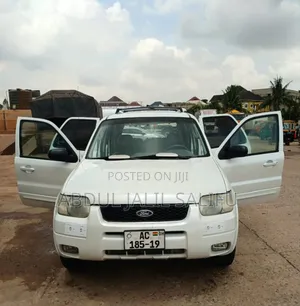 Ford Escape SE FWD 2019 White