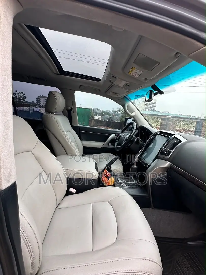 Toyota Land Cruiser 4.5 V8 DSL 2013