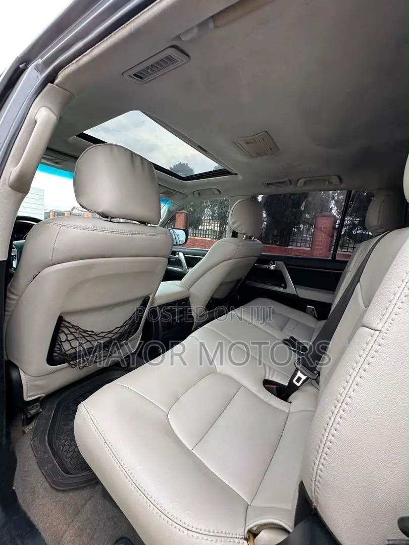 Toyota Land Cruiser 4.5 V8 DSL 2013