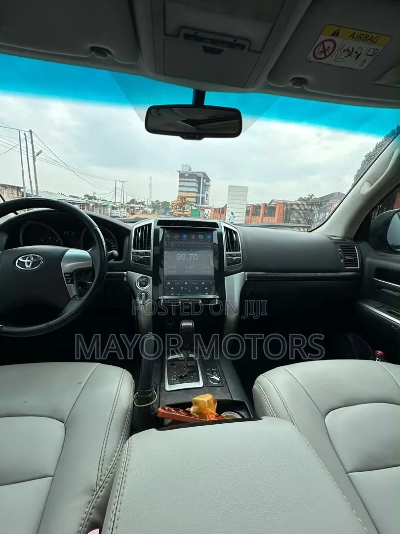 Toyota Land Cruiser 4.5 V8 DSL 2013