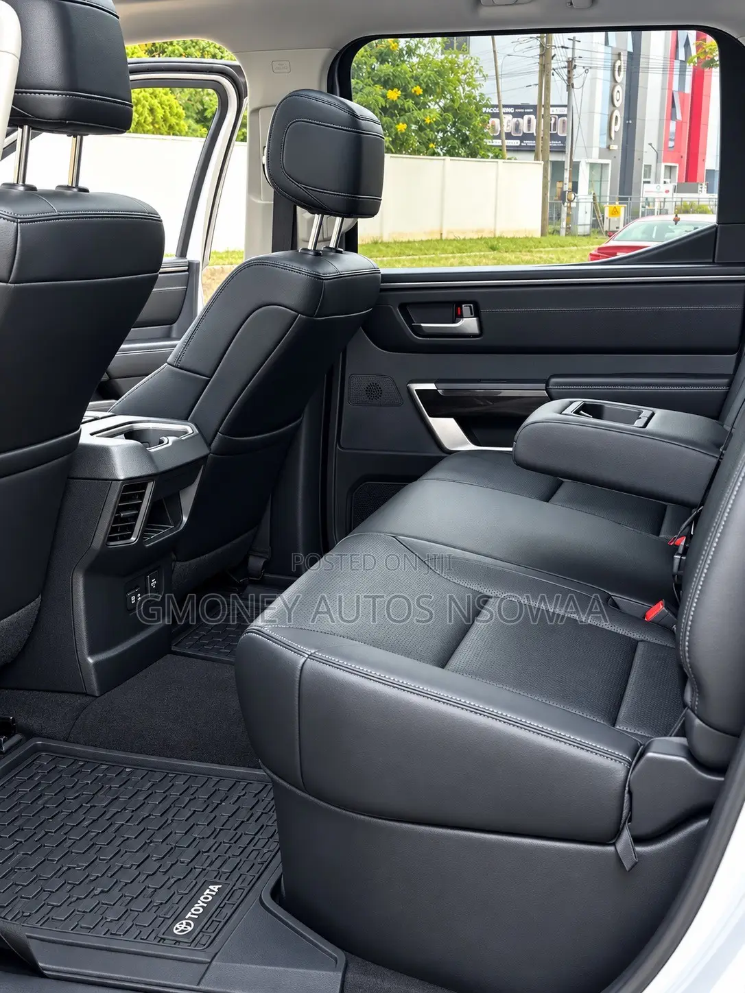 Toyota Tundra Limited CrewMax 5.5' Bed 2024 Silver