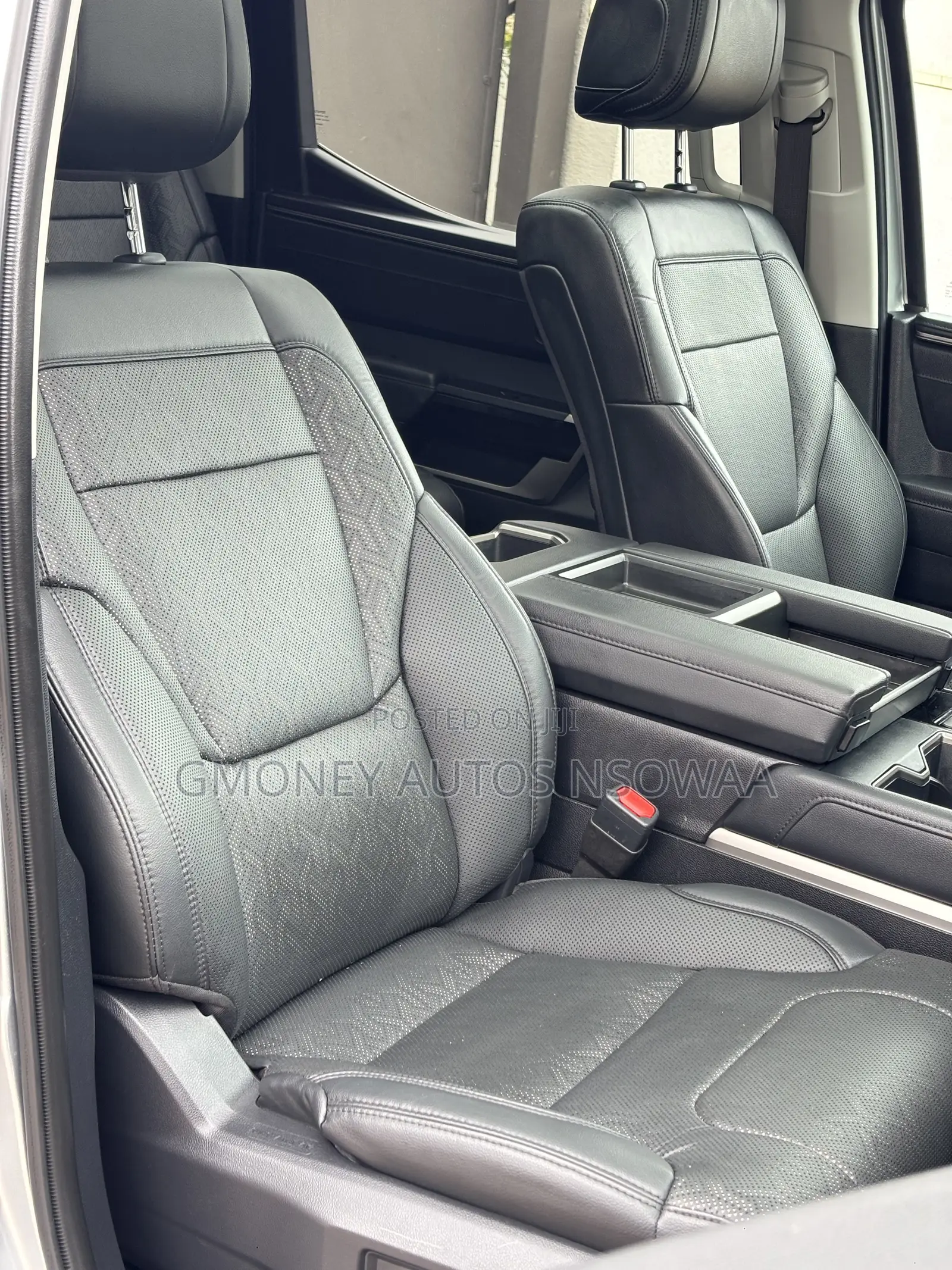 Toyota Tundra Limited CrewMax 5.5' Bed 2024 Silver