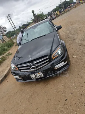 Mercedes-Benz C300 2010 Black