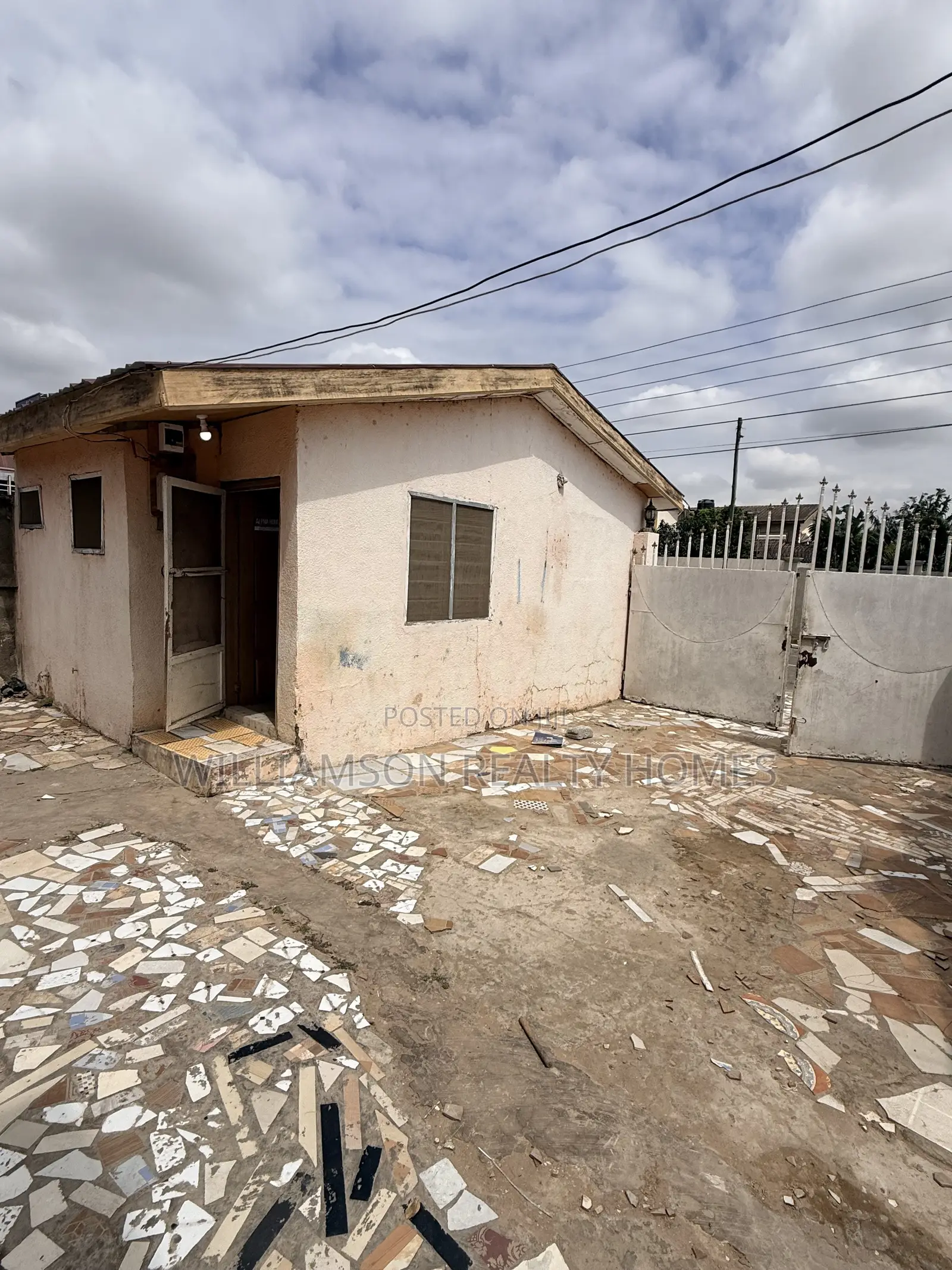 1bdrm Apartment in Community 18 Area, Spintex for rent