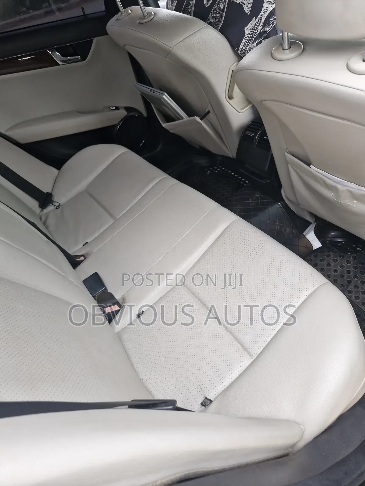 Mercedes-Benz C300 2010 Black