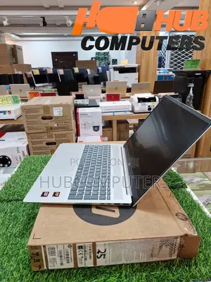 New Laptop HP Pavilion 17 16GB AMD Ryzen 7 SSD 1T