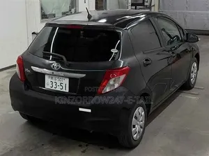 Toyota Vitz 1.0 FWD 5dr 2012 Black