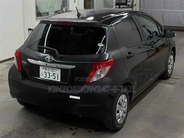 Toyota Vitz 1.0 FWD 5dr 2012 Black