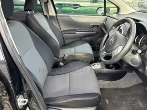 Toyota Vitz 1.0 FWD 5dr 2012 Black