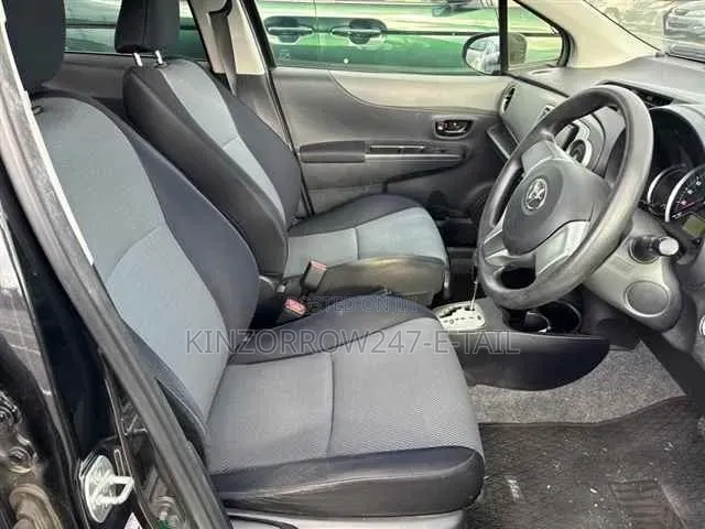 Toyota Vitz 1.0 FWD 5dr 2012 Black