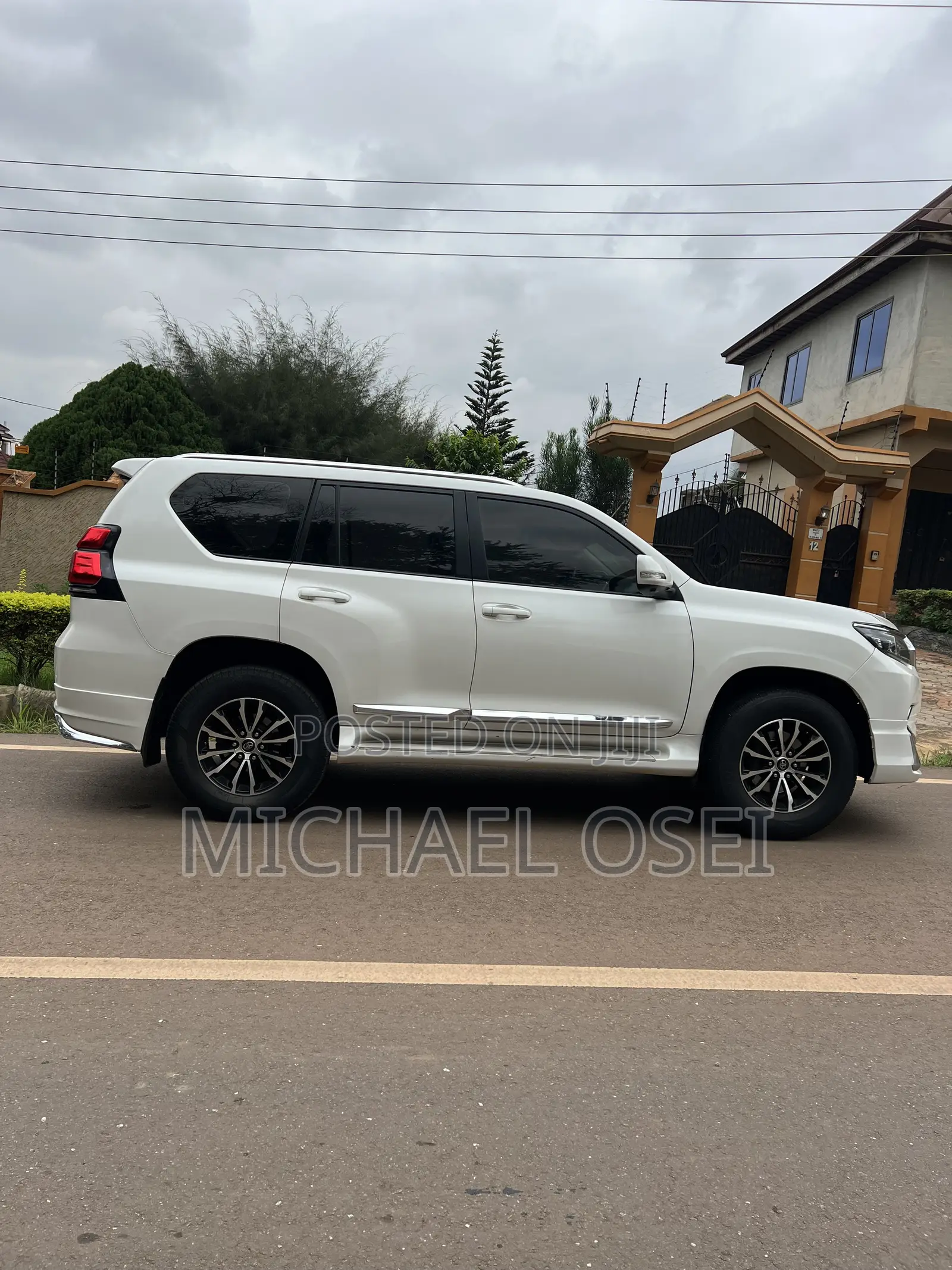 Toyota Land Cruiser Prado 2012 White