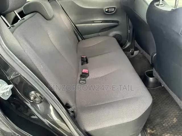 Toyota Vitz 1.0 FWD 5dr 2012 Black