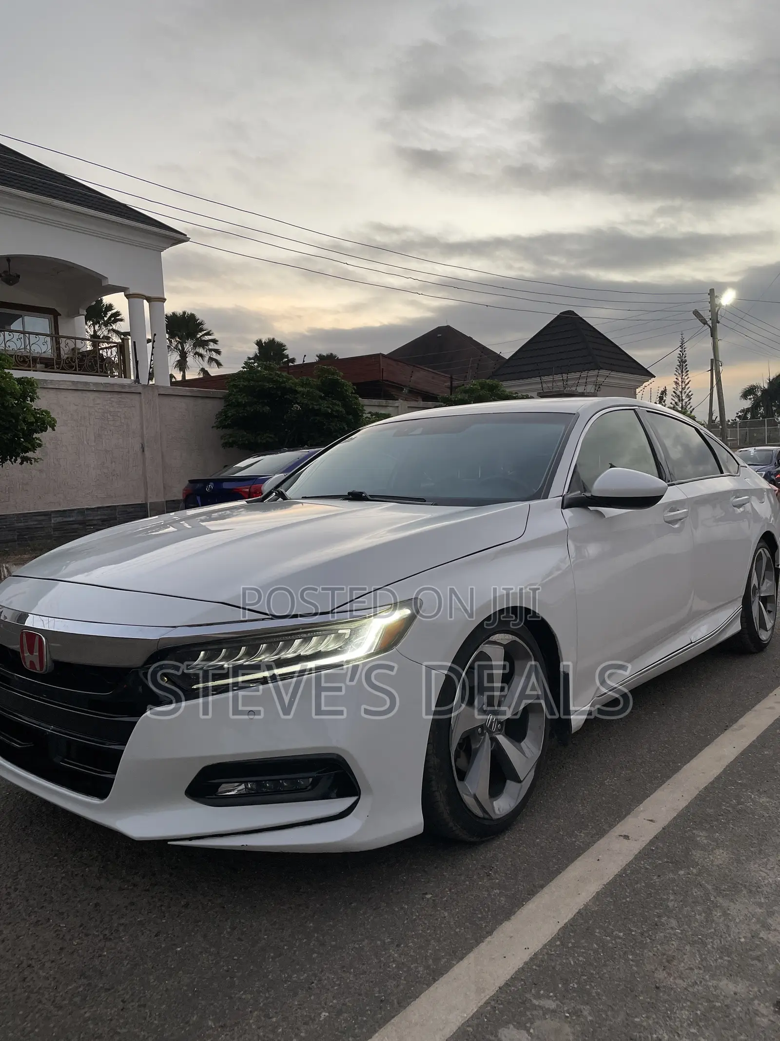 Honda Accord Touring 2.0T 2018 White