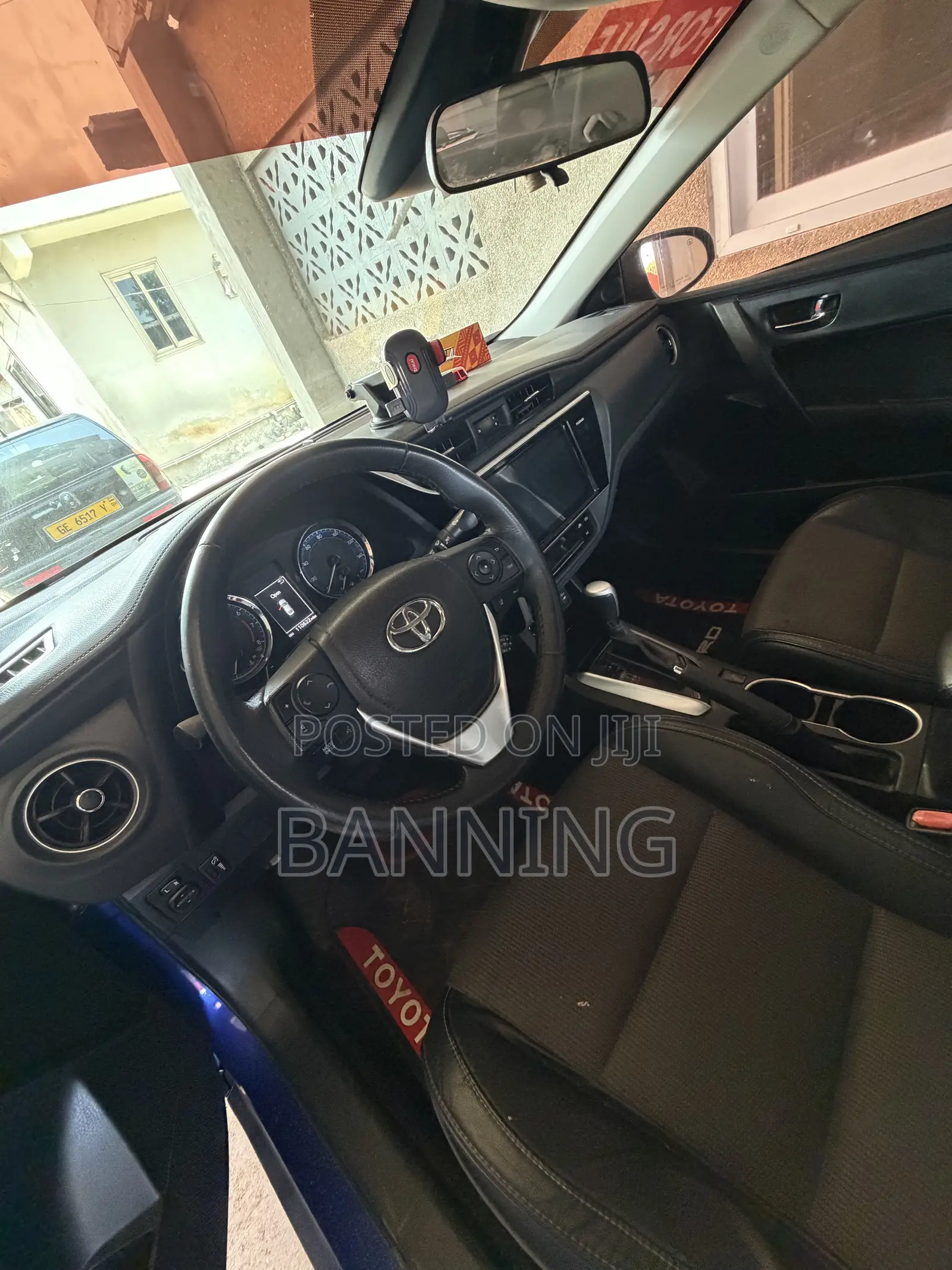 Toyota Corolla SE Special Edition 4dr Sedan (1.8L 4cyl CVT) 2017 Blue