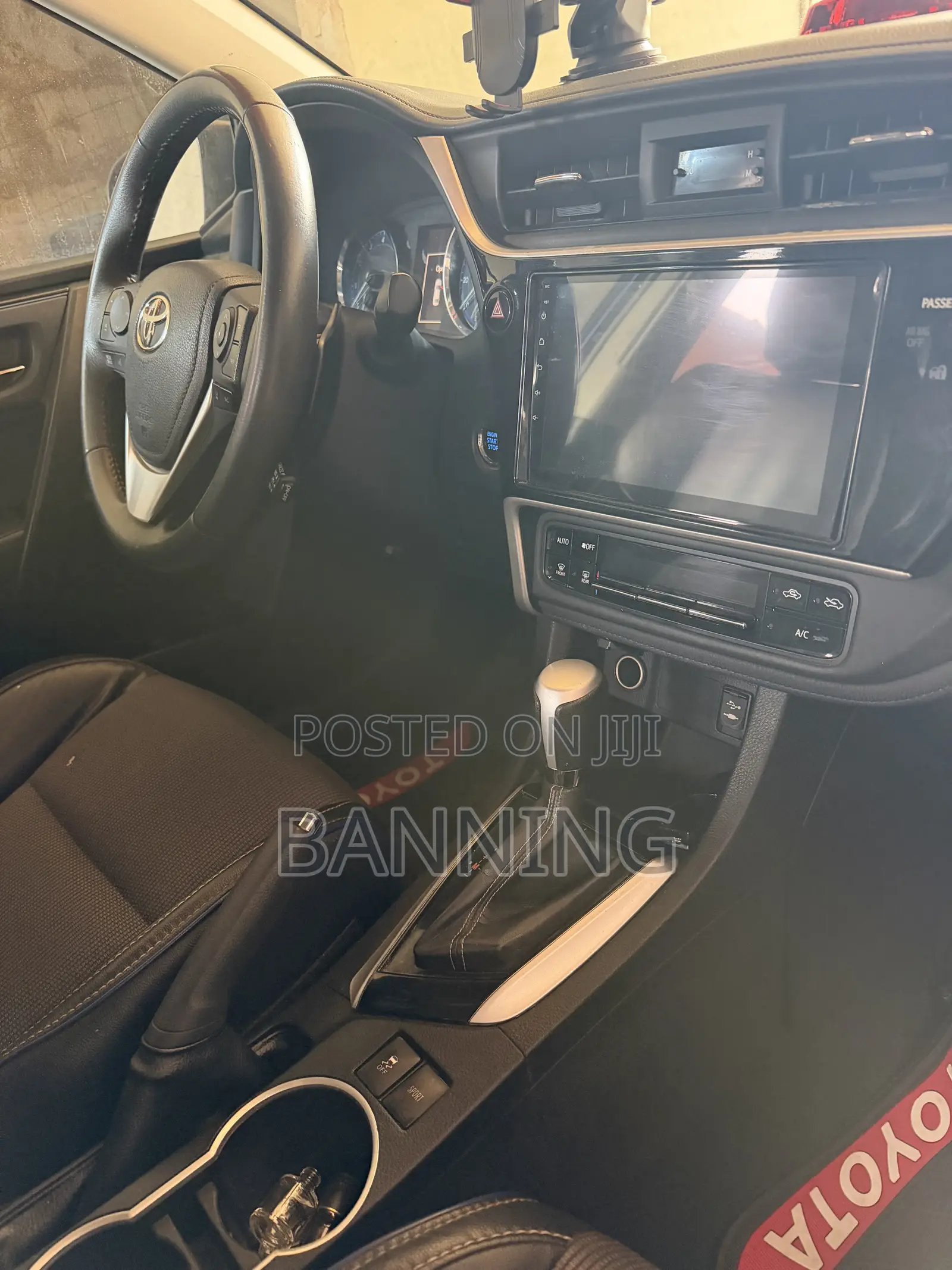 Toyota Corolla SE Special Edition 4dr Sedan (1.8L 4cyl CVT) 2017 Blue