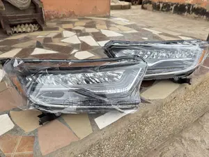 Honda CR-V 2017–2021 Headlight Full Lead Available