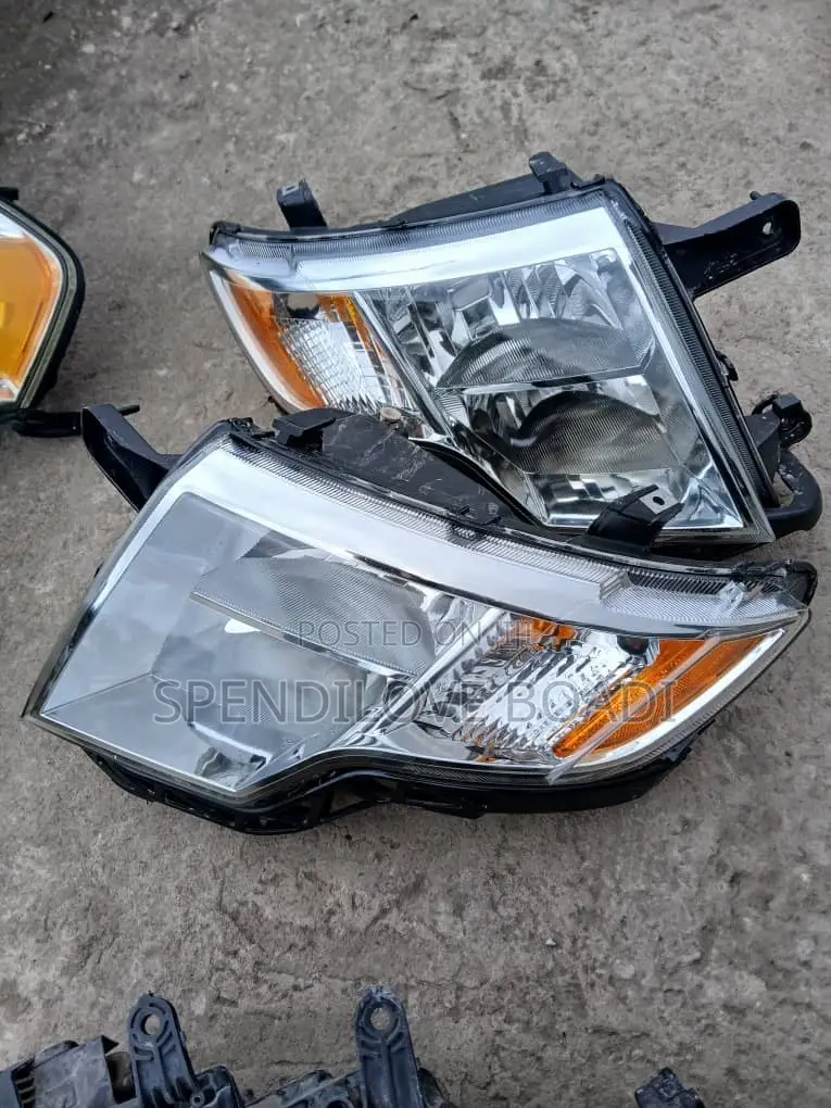 Ford Edge 2010 Headlight Pair
