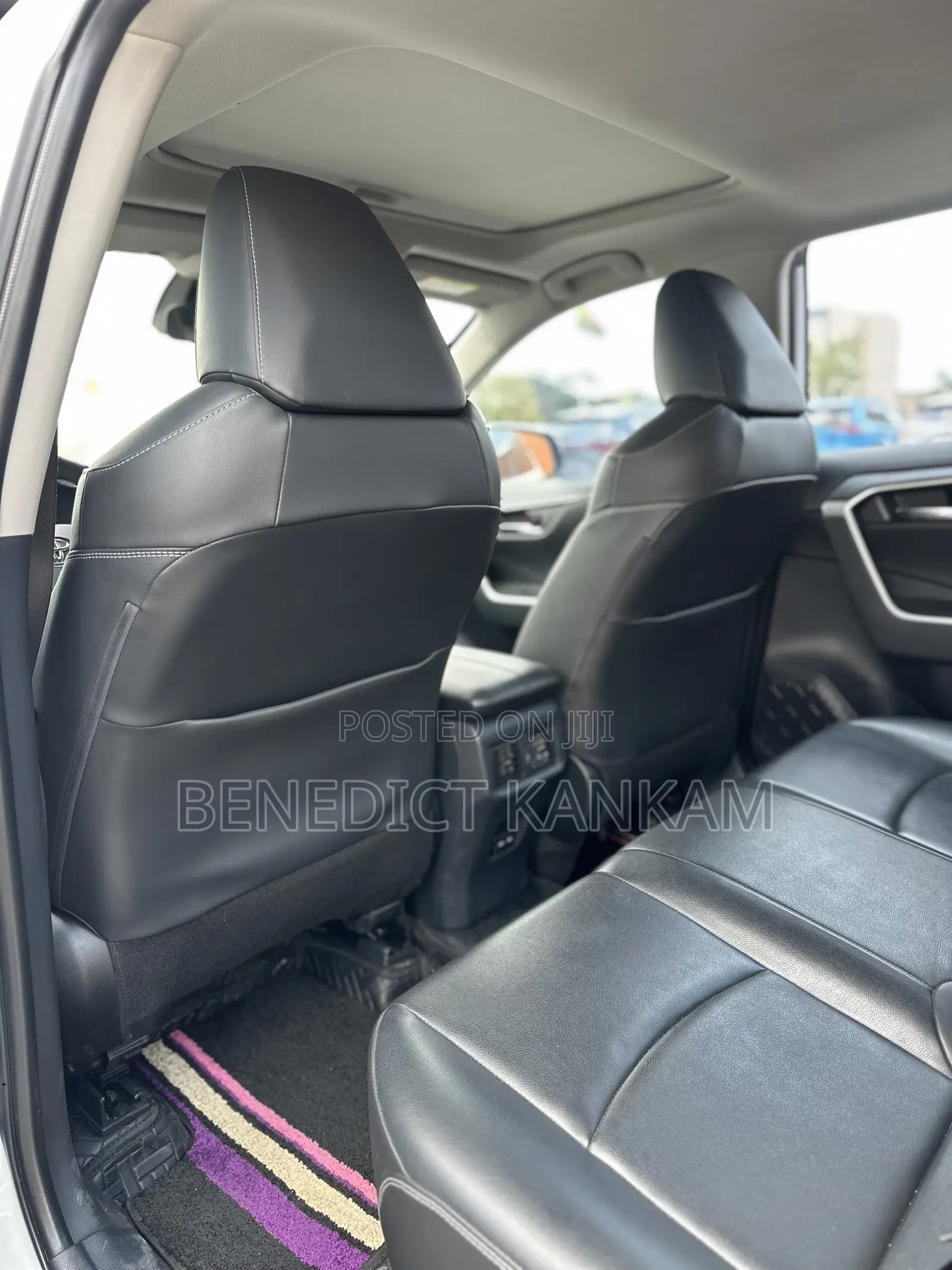 Toyota RAV4 XLE FWD 2023 White