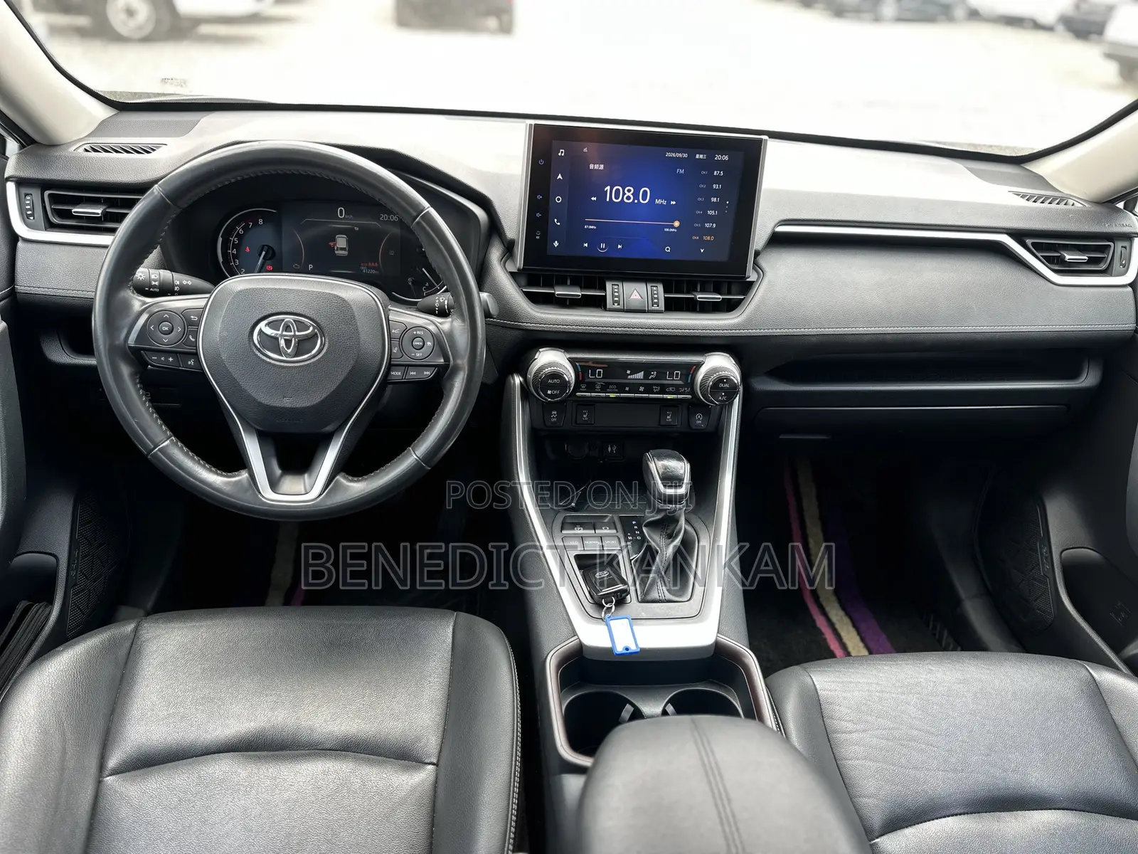 Toyota RAV4 XLE FWD 2023 White