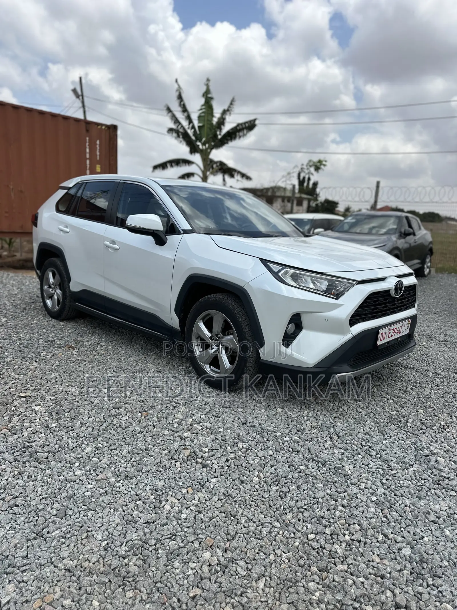 Toyota RAV4 XLE FWD 2023 White