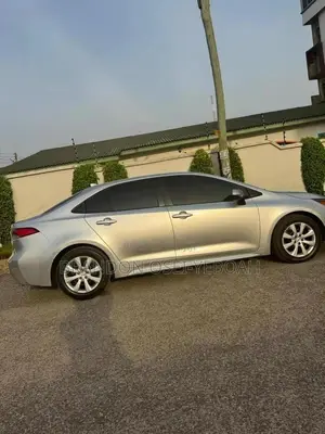 Toyota Corolla 2021 Silver