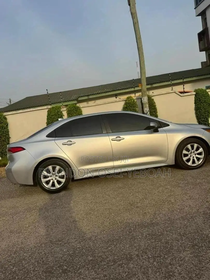Toyota Corolla 2021 Silver