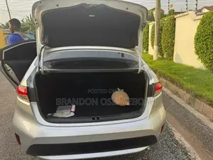Toyota Corolla 2021 Silver