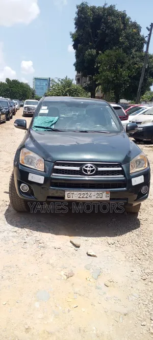 Toyota RAV4 2010 Green
