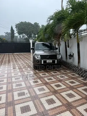 Mitsubishi Pajero 3.0 2011 Gray