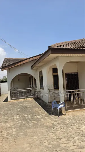 4bdrm House in Klagon, Sakumono for rent