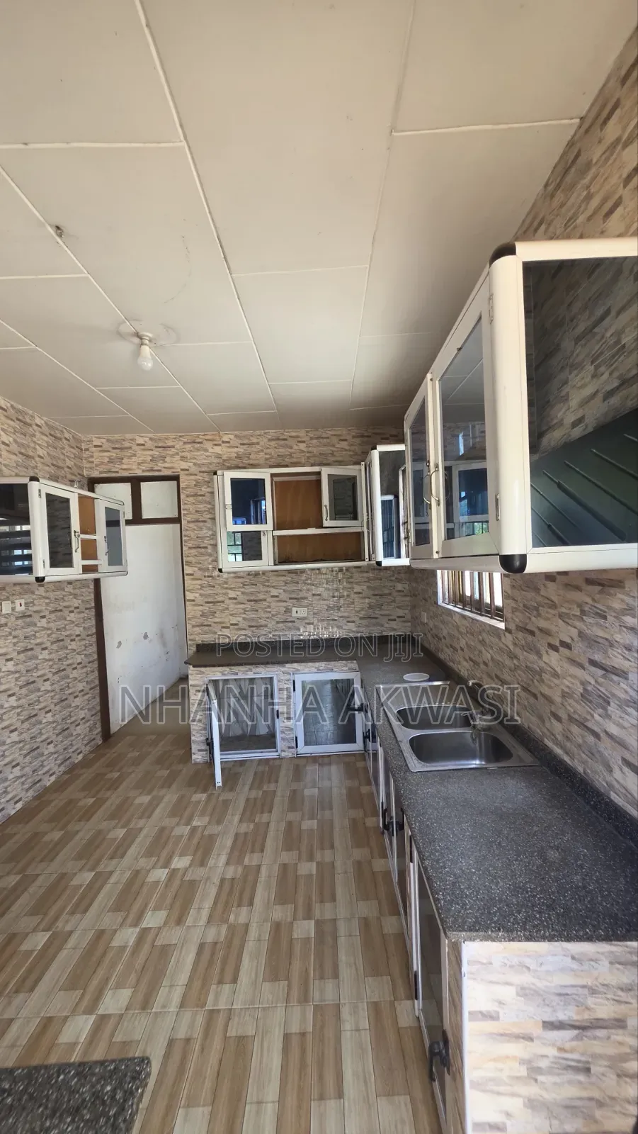 4bdrm House in Klagon, Sakumono for rent