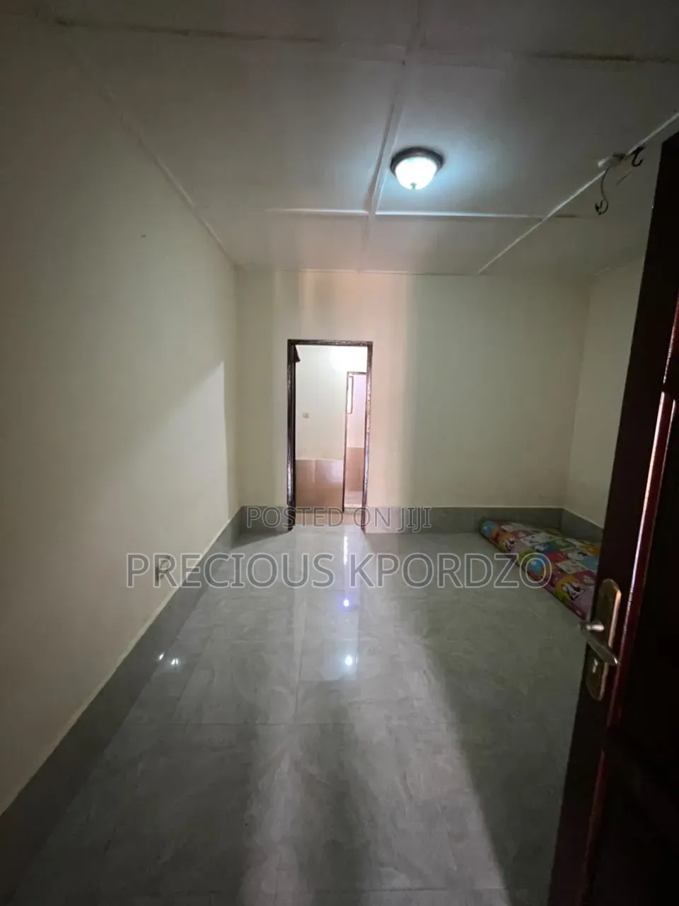 1bdrm Room & Parlour in Adenta Commandos for rent