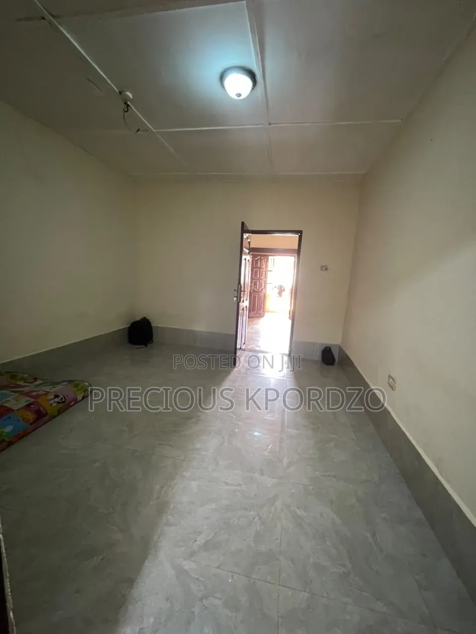 1bdrm Room & Parlour in Adenta Commandos for rent