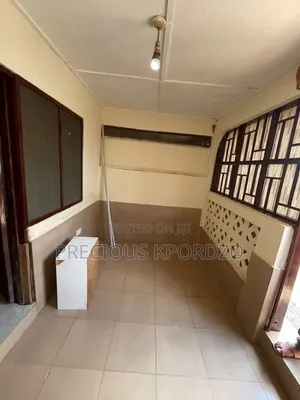 1bdrm Room & Parlour in Adenta Commandos for rent