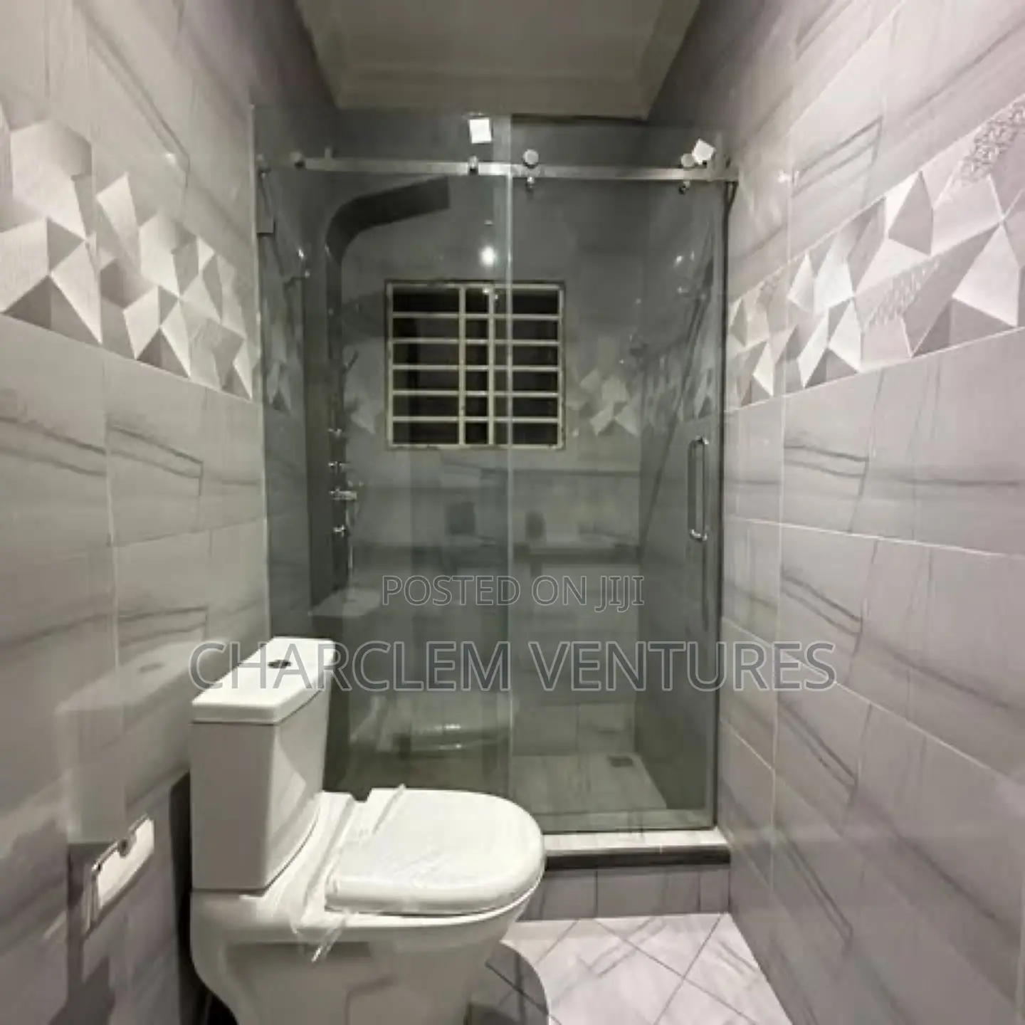 5bdrm House in Charclem Ventures, Adenta for sale
