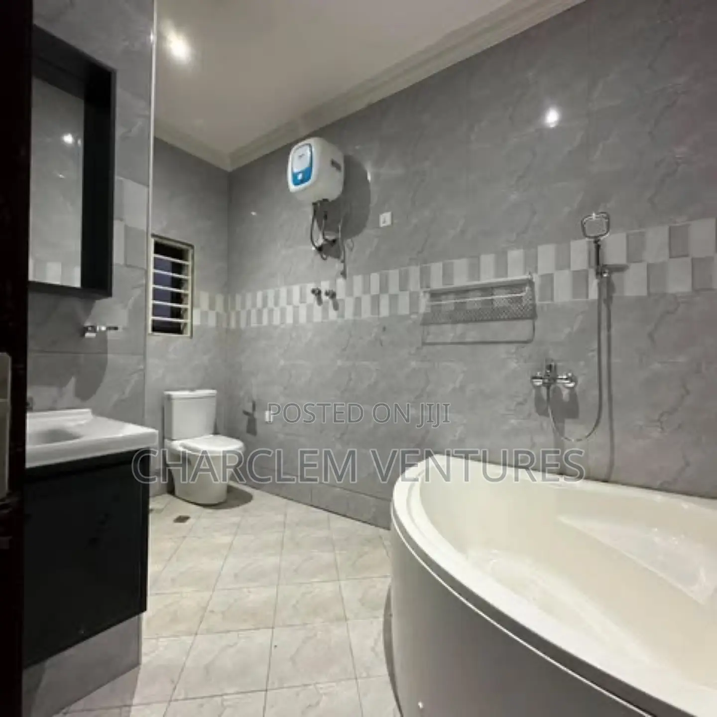 5bdrm House in Charclem Ventures, Adenta for sale