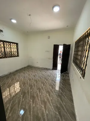 1bdrm Room & Parlour in Adenta Commandos Lst for rent