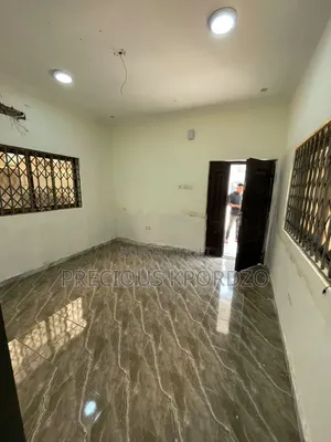 1bdrm Room & Parlour in Adenta Commandos Lst for rent