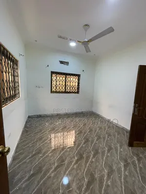 1bdrm Room & Parlour in Adenta Commandos Lst for rent